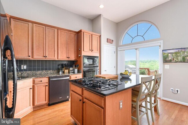 Building Photo - 2372 Battery Hill Cir