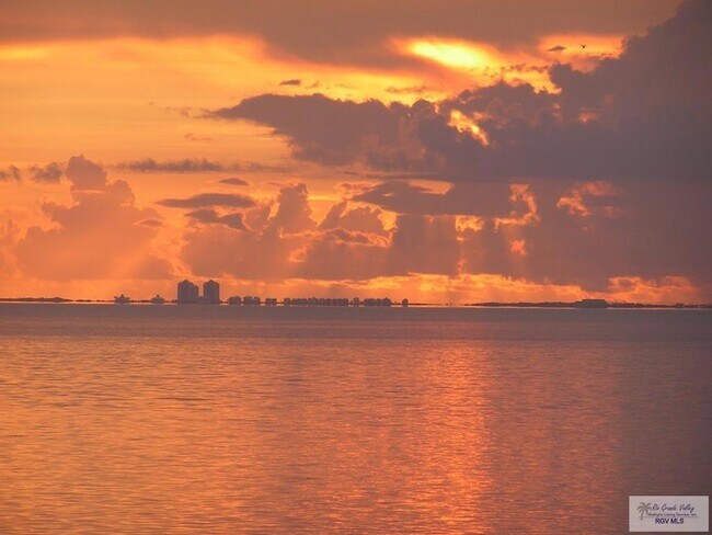 Building Photo - 801 Beach Blvd