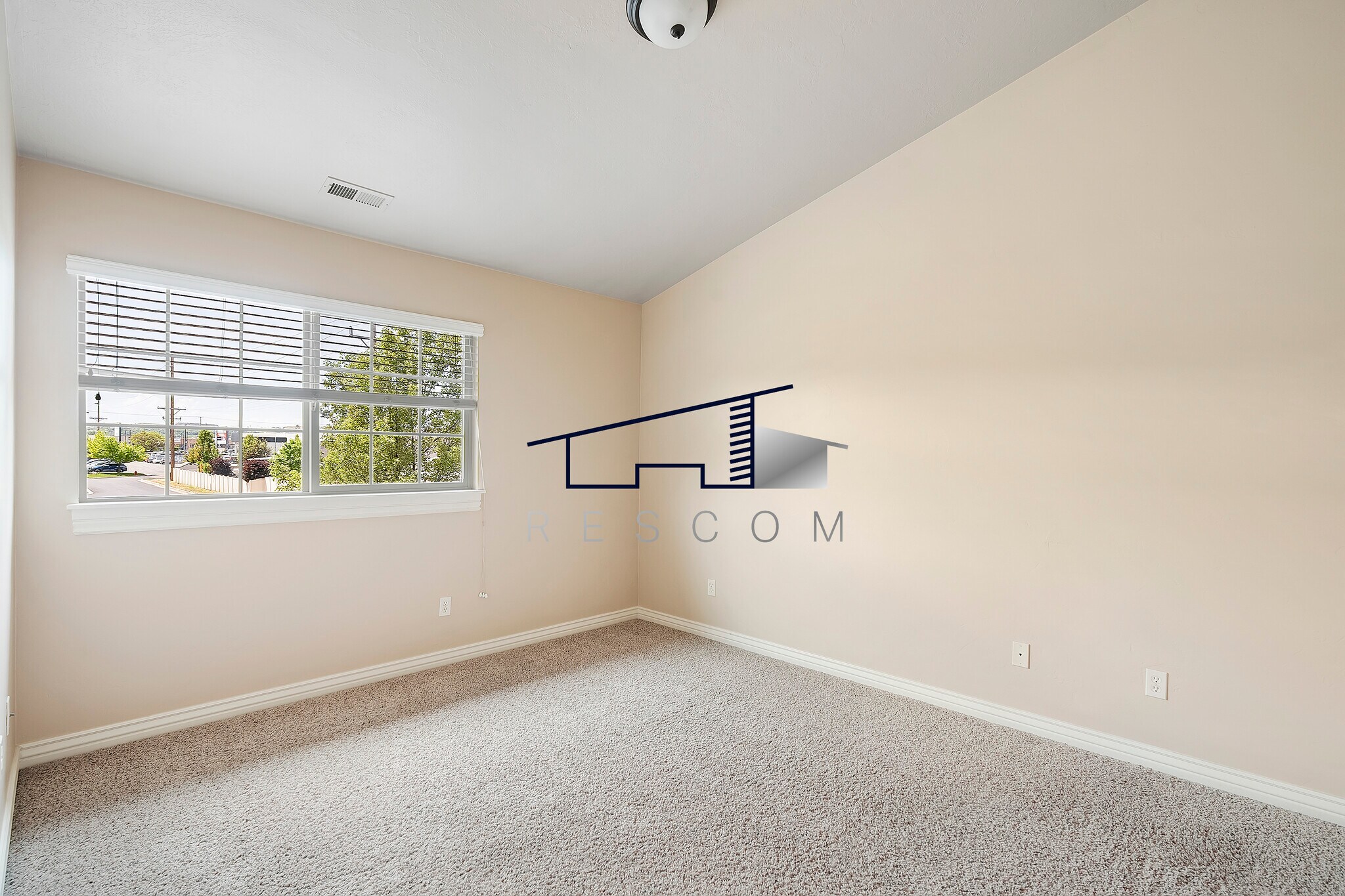 Building Photo - 757 W 4400 S