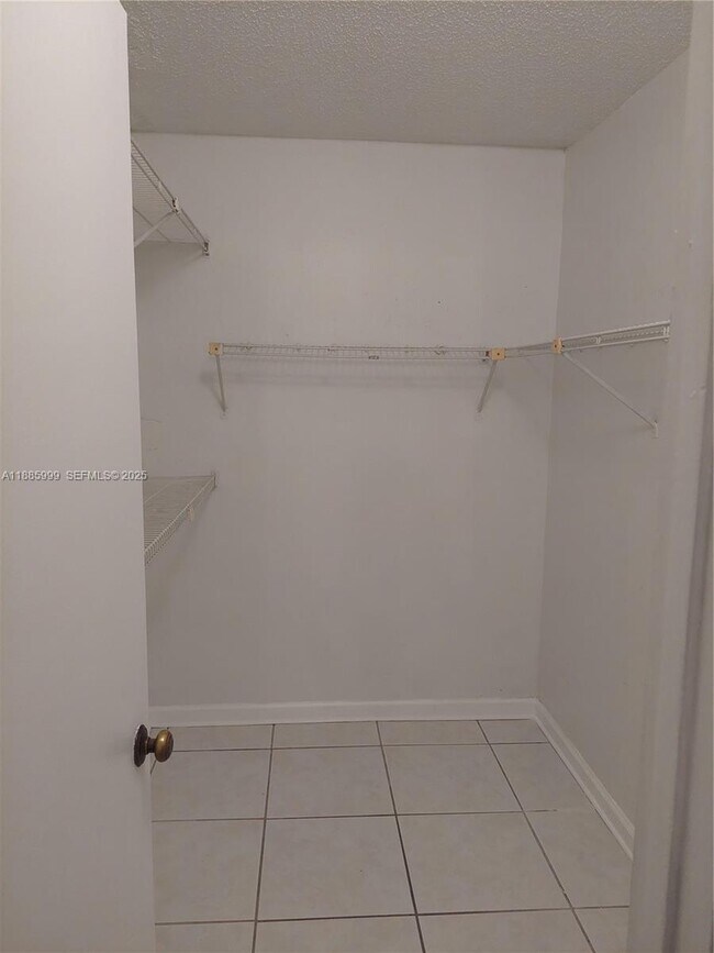 Building Photo - 860 NE 209th Terrace