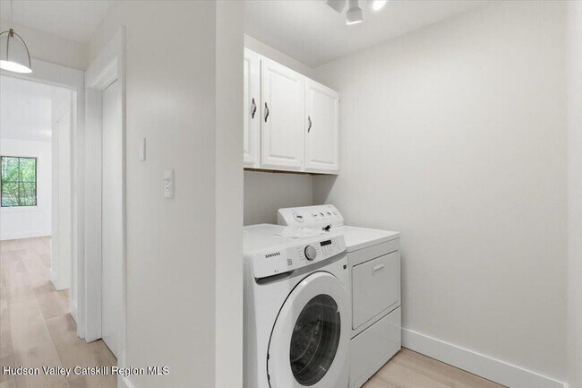 Building Photo - 5265 NY-9G