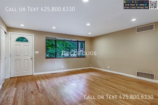 Building Photo - 7524 137th Ave NE