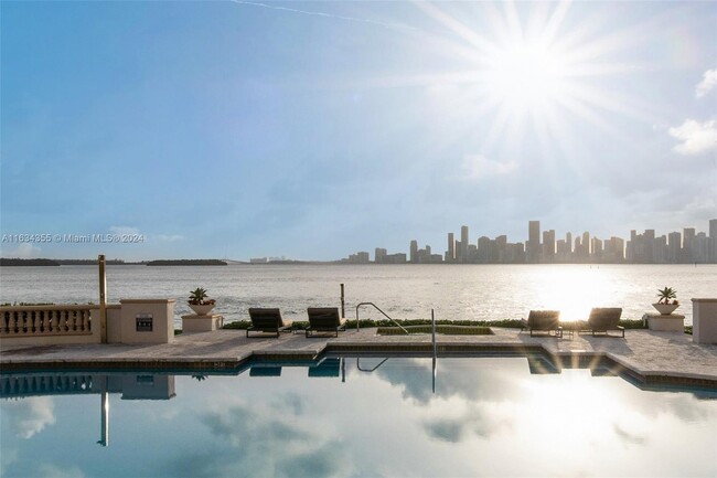 Building Photo - 5235 Fisher Island Dr