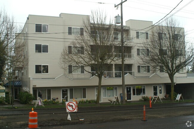 Building Photo - The Charleston