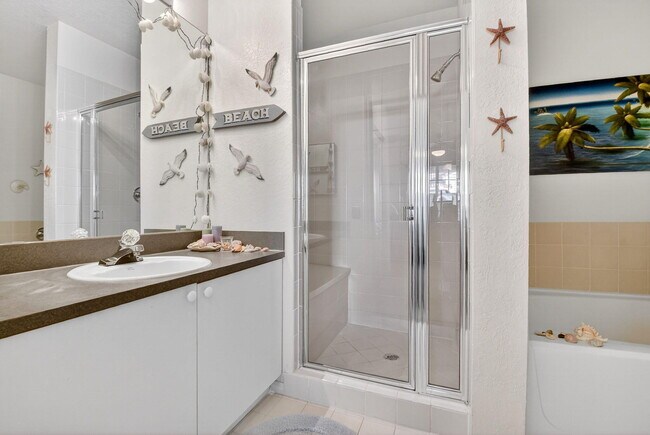 Building Photo - 501 Belmont Pl