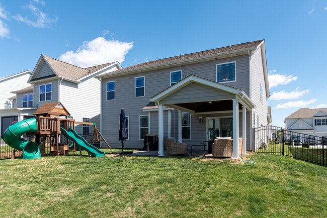 Building Photo - 2046 Saddlebred Dr