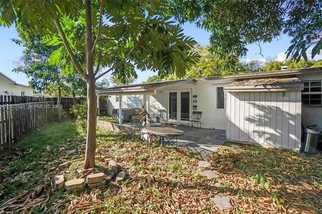 Building Photo - 601 SW 64th Pkwy