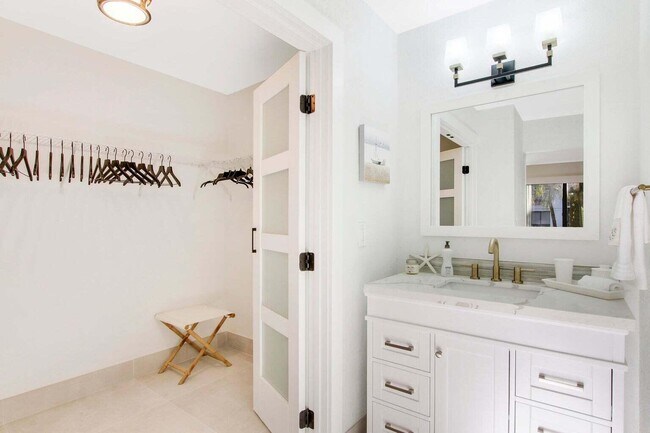 Building Photo - 141 Brackenwood Rd