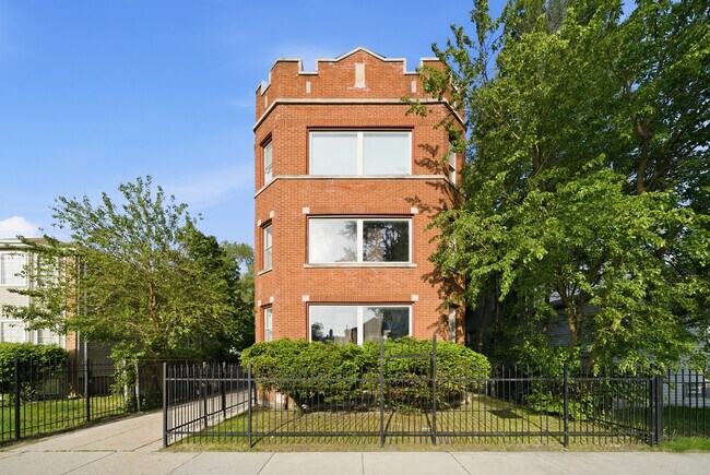 Building Photo - 7435 S Euclid Ave
