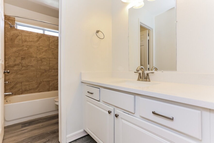 Building Photo - 408 Cedar Branch Dr