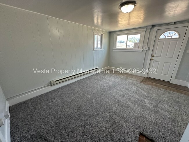 Building Photo - 1082 Doxey St