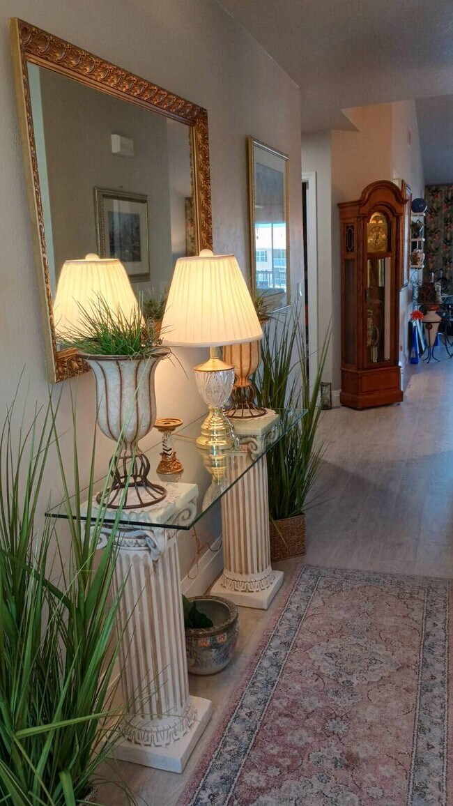 Building Photo - 1950 W Crown Pointe Blvd