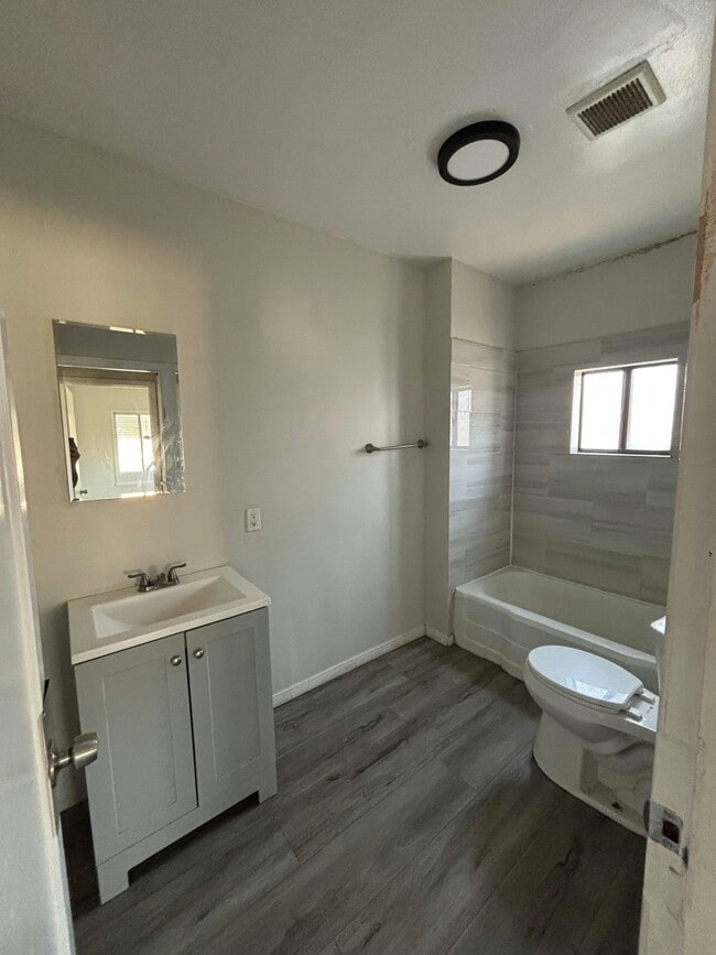 Building Photo - 1061 Beaumont Ave