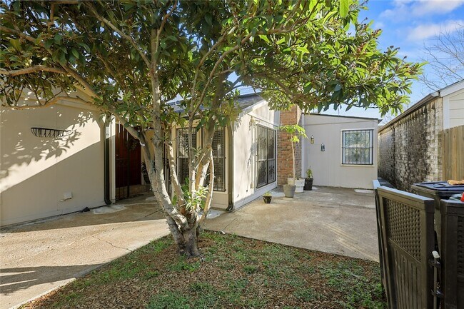 Building Photo - 4123 Yupon Ridge Dr