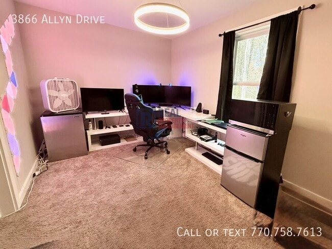 Building Photo - 3866 Allyn Dr NW