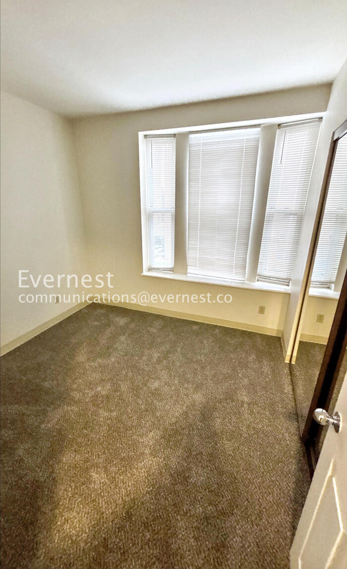 Building Photo - 5316 Pershing Ave