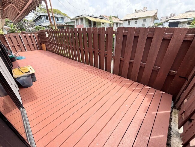 Building Photo - 2 Bedroom 1.5 Bathroom 2 Parkings at Nuuanu Streamside Spacious Ground Floor Unit Available Now!