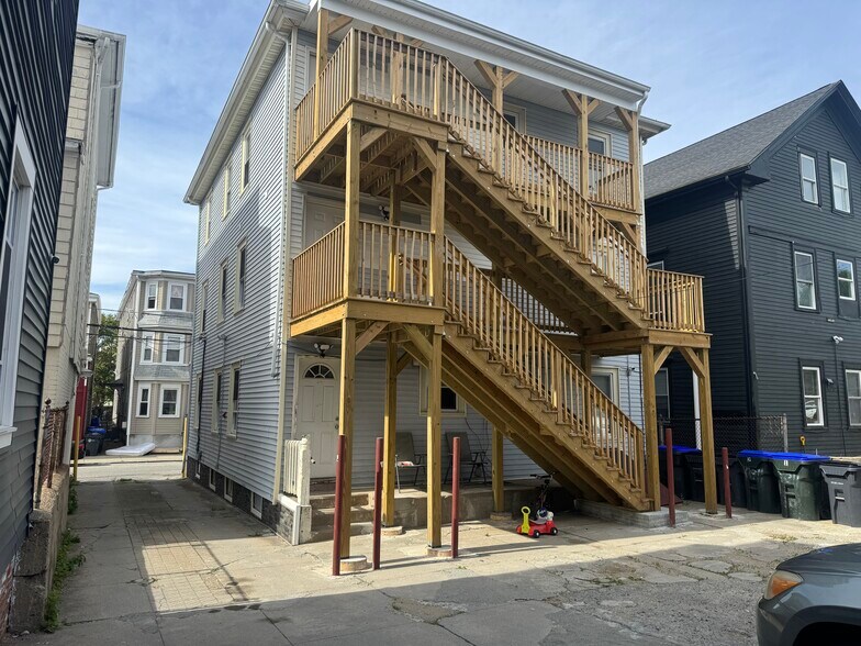 Building Photo - 106 Tell St