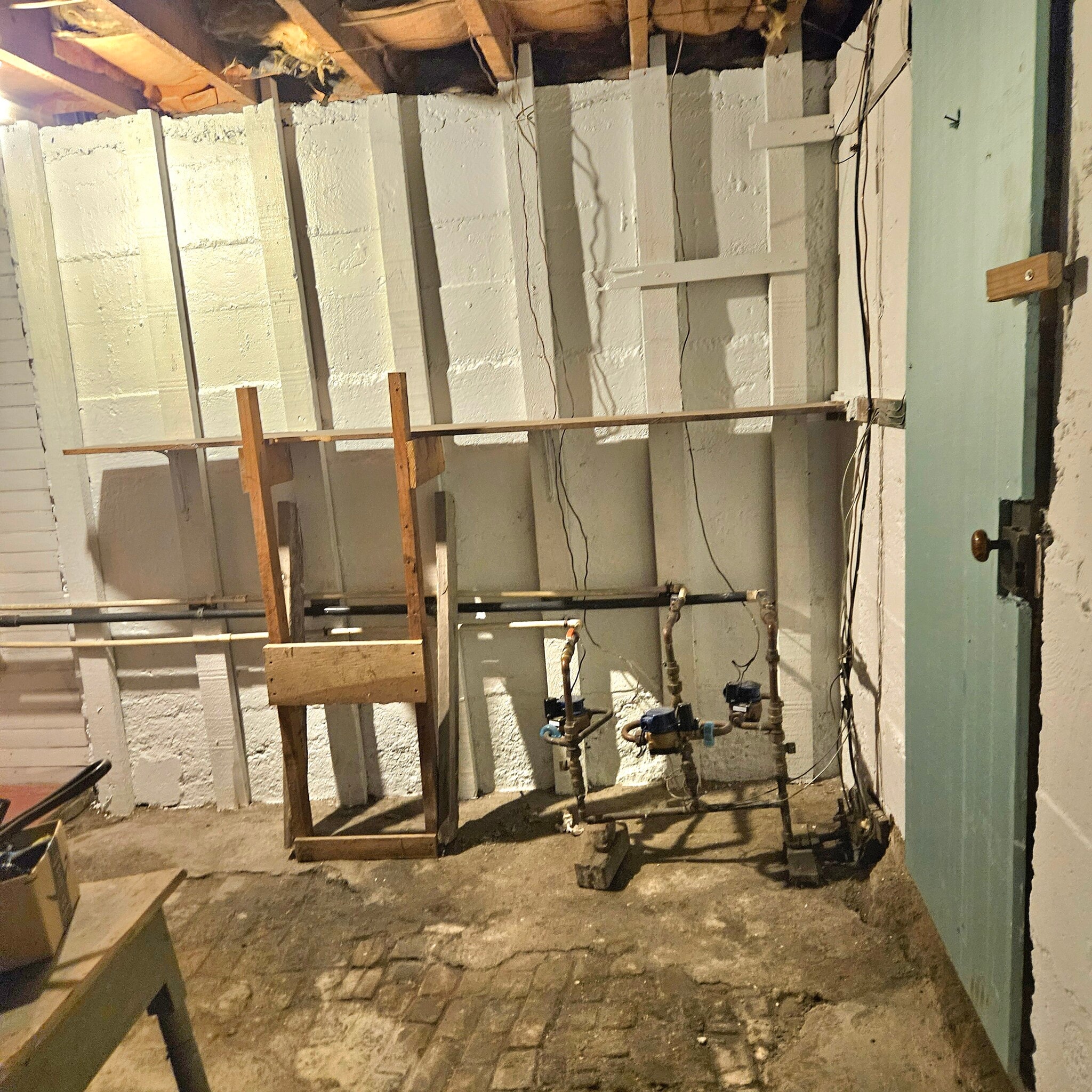 Basement - 186 E Main St