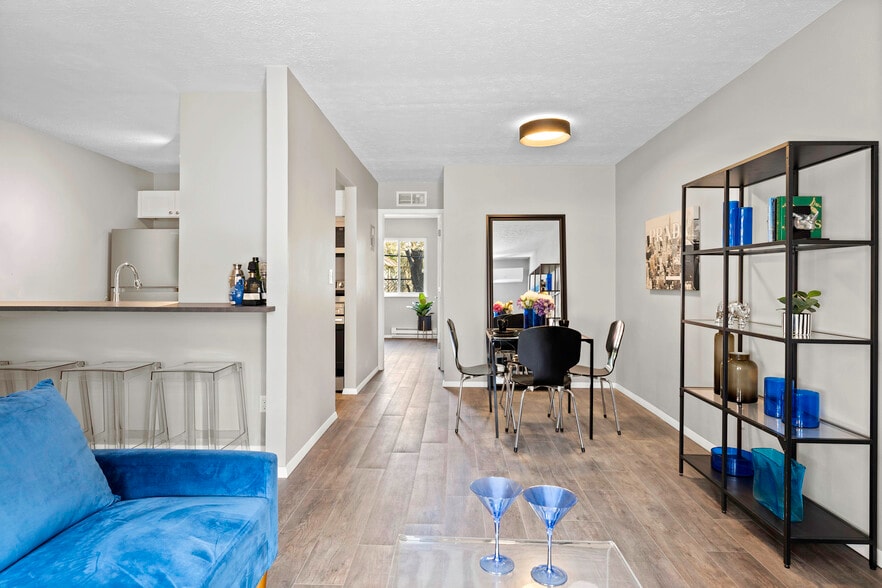 Building Photo - The Standard on Clifton