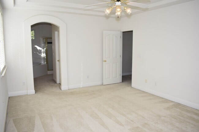 Building Photo - 630 Rogers Cir