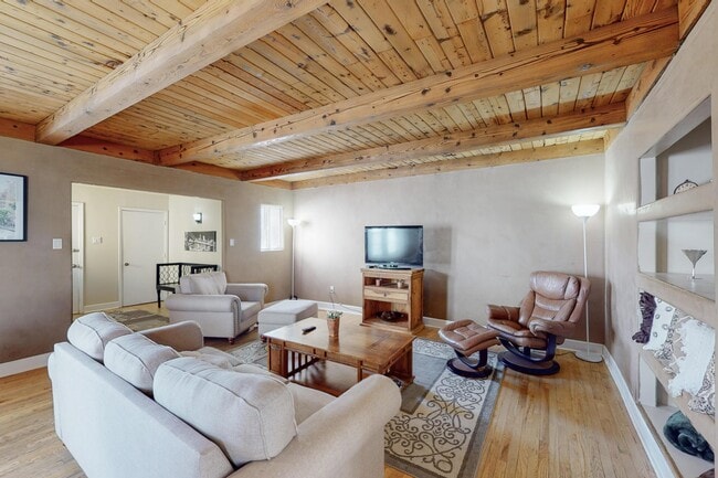 Building Photo - 1613 Morningside Dr NE