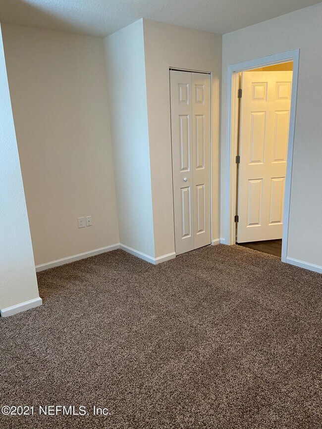 Building Photo - 211 Scotch Pebble Dr