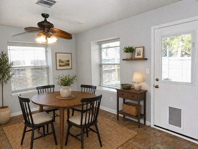 Building Photo - 16810 Deck Ct