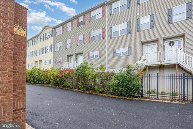 Building Photo - 5235 Crowson Ave