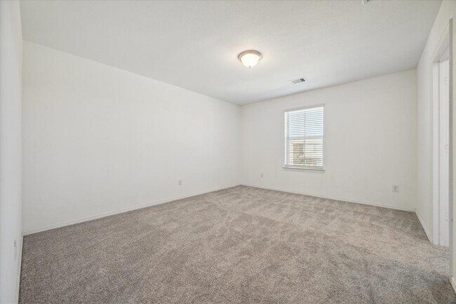 Building Photo - 23007 Forebear Dr