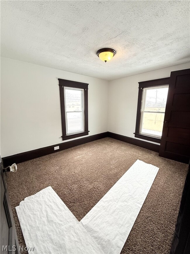 Building Photo - 1433 Kenmore Blvd