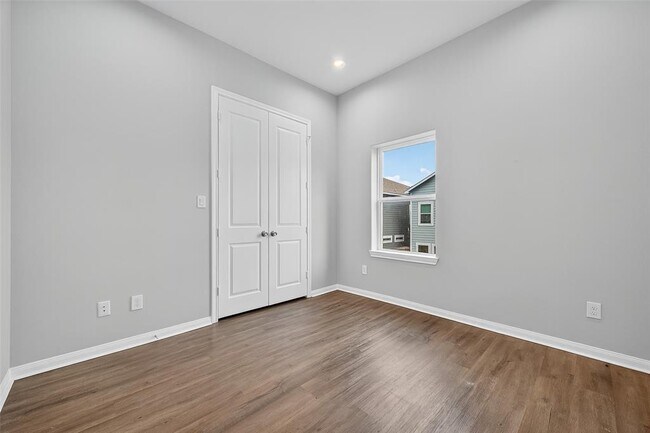 Building Photo - 4922 Paradigm Ln