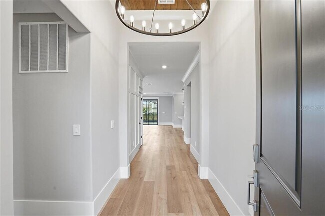 Building Photo - 15165 Serene Shrs Lp