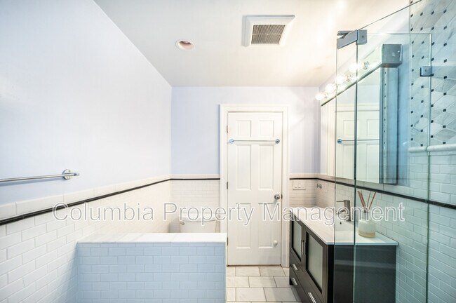 Building Photo - 1219 Q St NW