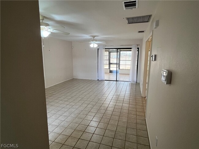 Building Photo - 1041 River Run Rd