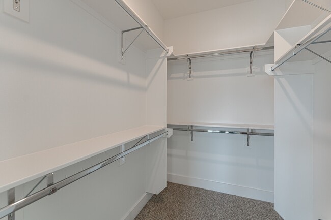 Building Photo - 7628 Inwood Hls Ln