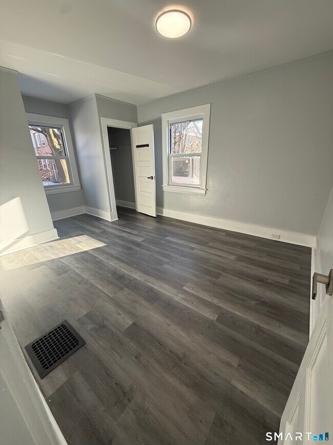 Building Photo - 36-40-40 Carver St