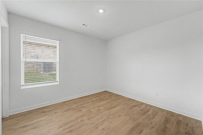 Building Photo - 3070 Rosalee Ln