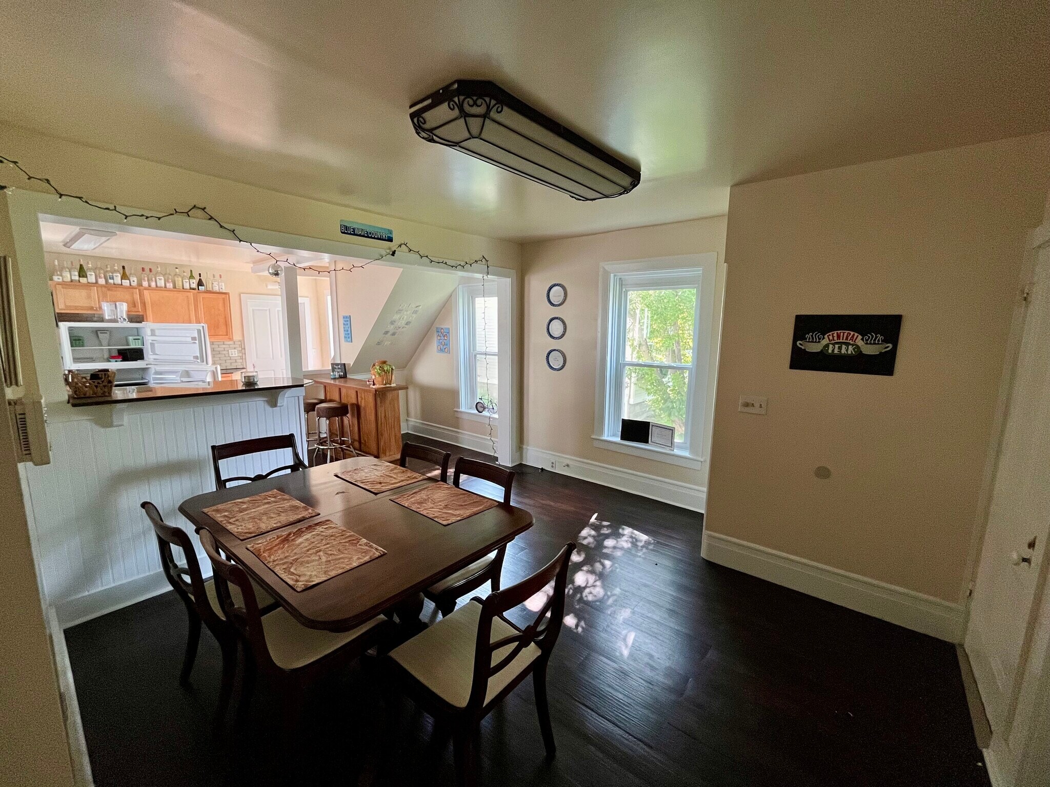 Building Photo - 52 Center St