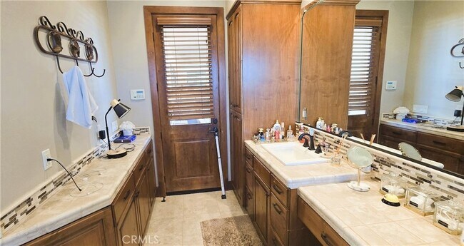 Building Photo - 10750 Union St