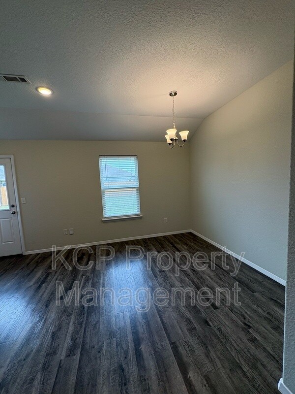 Building Photo - 6706 SW Whitmarsh Rd