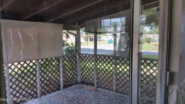 Building Photo - 1888 Glenwood Dr