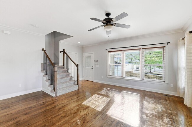 Building Photo - 1089 Park Ave