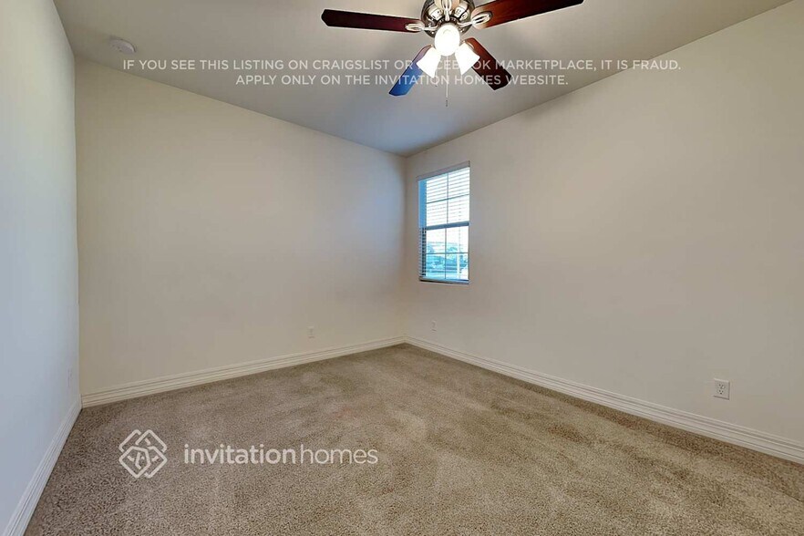 Building Photo - 11417 W Edgemont Ave