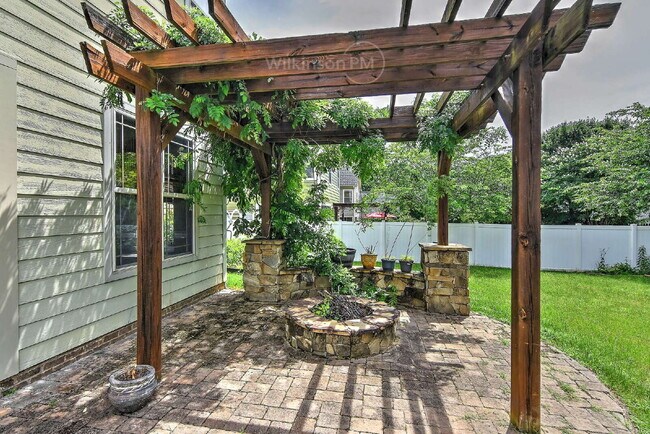 Building Photo - Charming 3-Bedroom in Arbor Croft with Out...