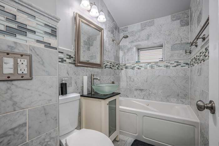 Building Photo - 2702 N 74th Ave