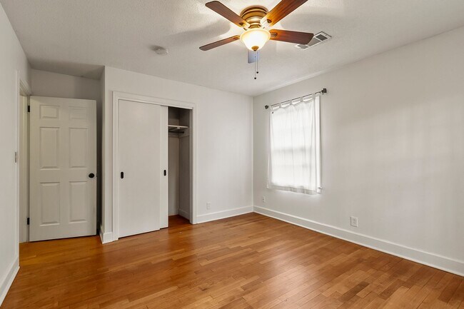 Building Photo - Druid Hills Charmer Available NOW!