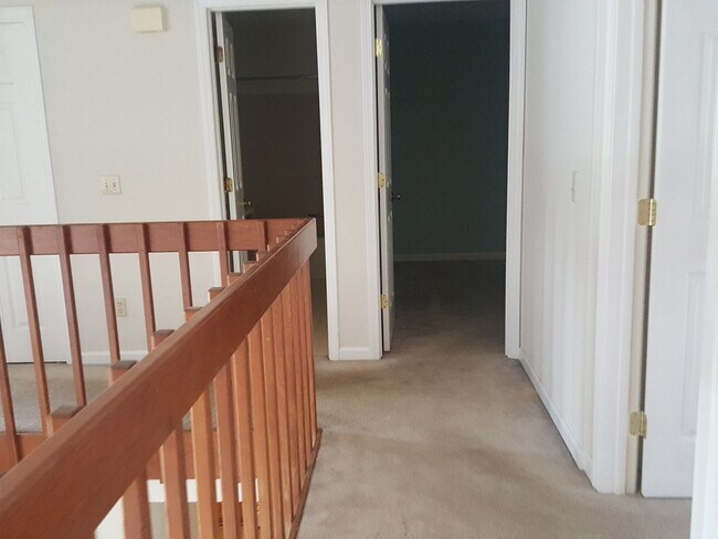 Building Photo - 113 Silverleaf Ln