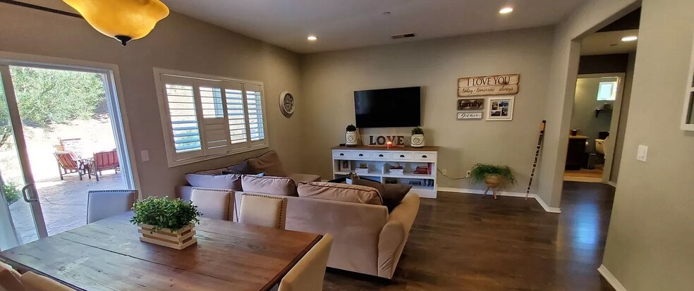 Building Photo - 11761 Terra Vista Way