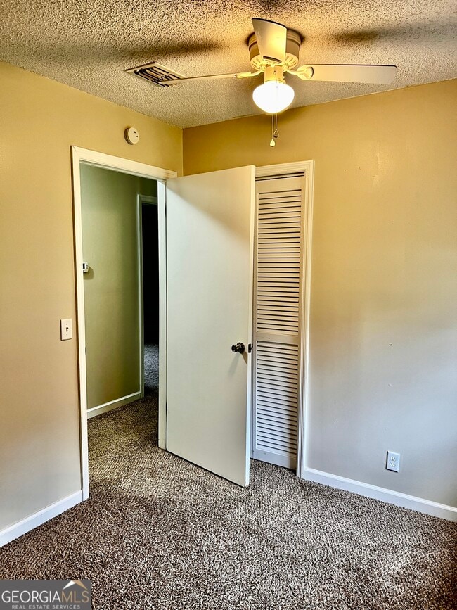 Building Photo - 130 Tapique Cir